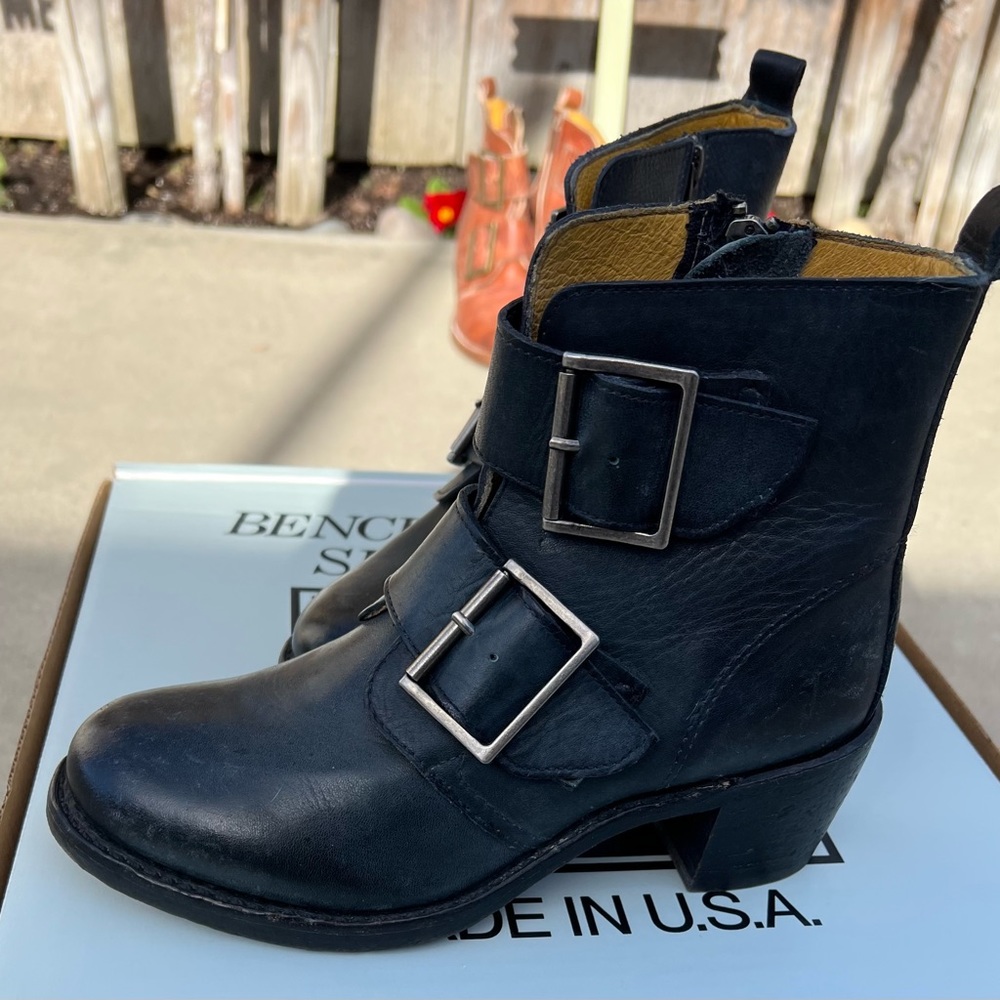 Authentic Frye Double Buckle Sabrina Black Boots, Excellent Condition Size 8 M.